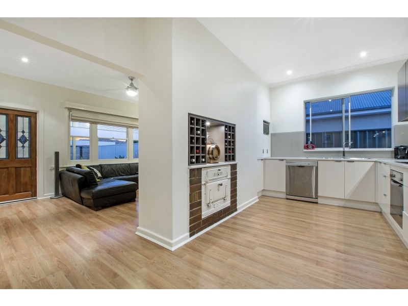 12 Poole Avenue, Woodville South SA 5011