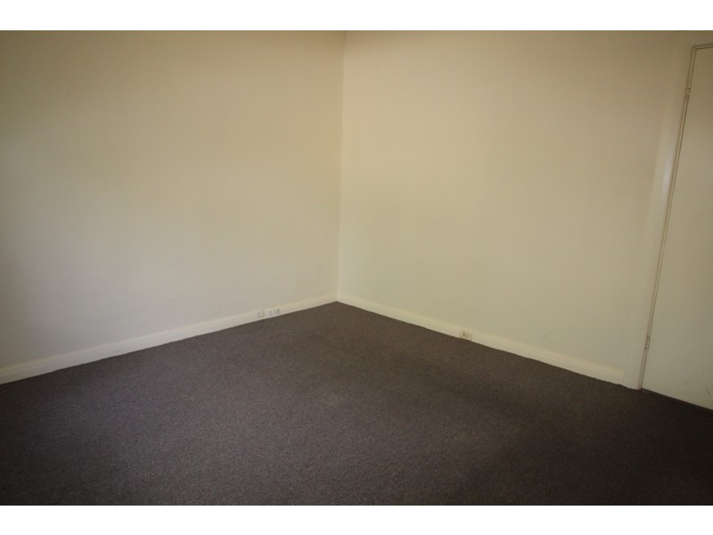 16 Selkirk Avenue, Black Forest SA 5035