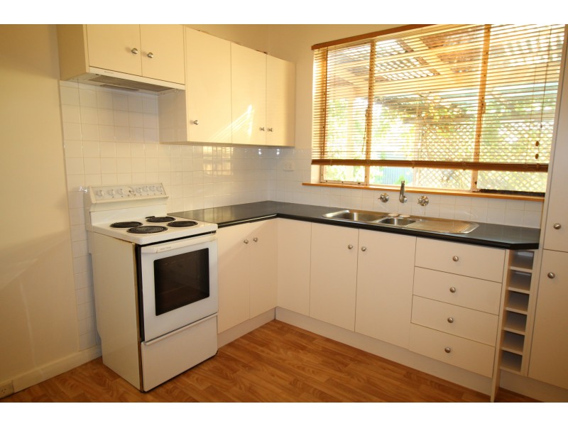 16 Selkirk Avenue, Black Forest SA 5035