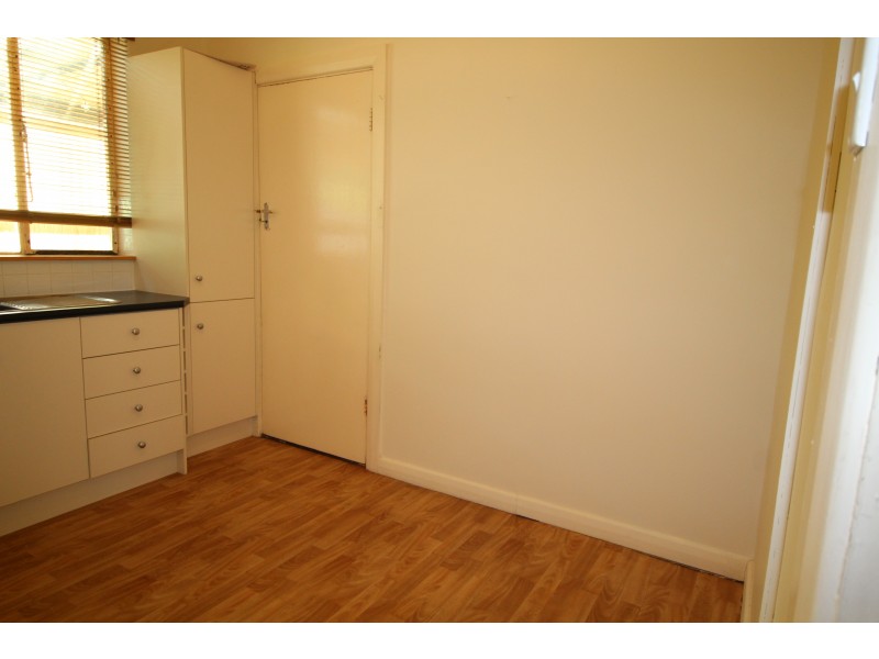 16 Selkirk Avenue, Black Forest SA 5035