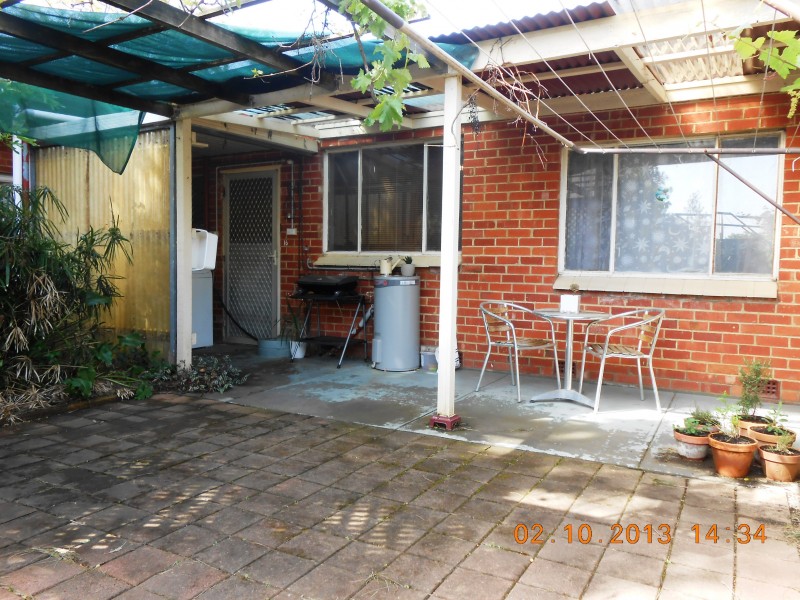 16 Selkirk Avenue, Black Forest SA 5035