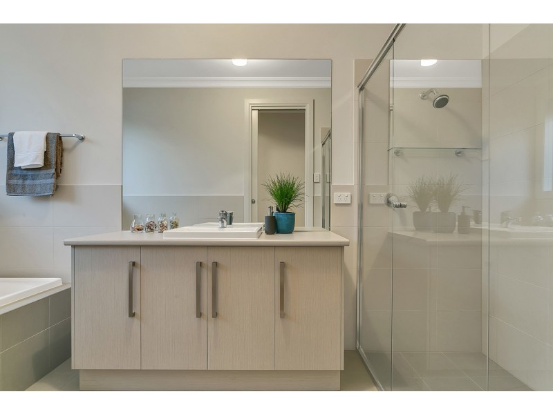 16A Dryden Road, Black Forest SA 5035