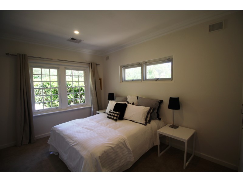 11 Sunnyside Road, St Georges SA 5064