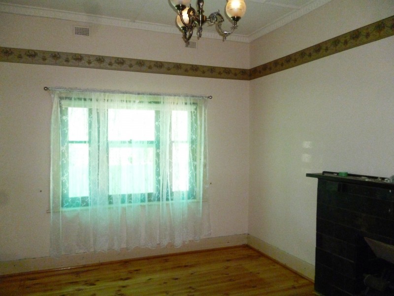 2 Laught Avenue, Black Forest SA 5035
