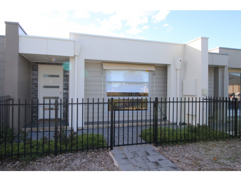 5 Shore Lane, Woodcroft SA 5162