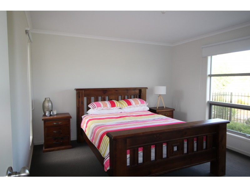 5 Shore Lane, Woodcroft SA 5162