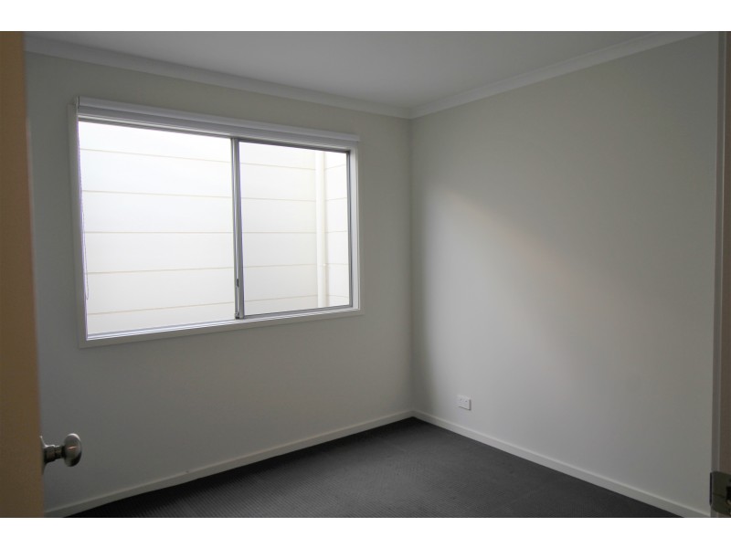 5 Shore Lane, Woodcroft SA 5162