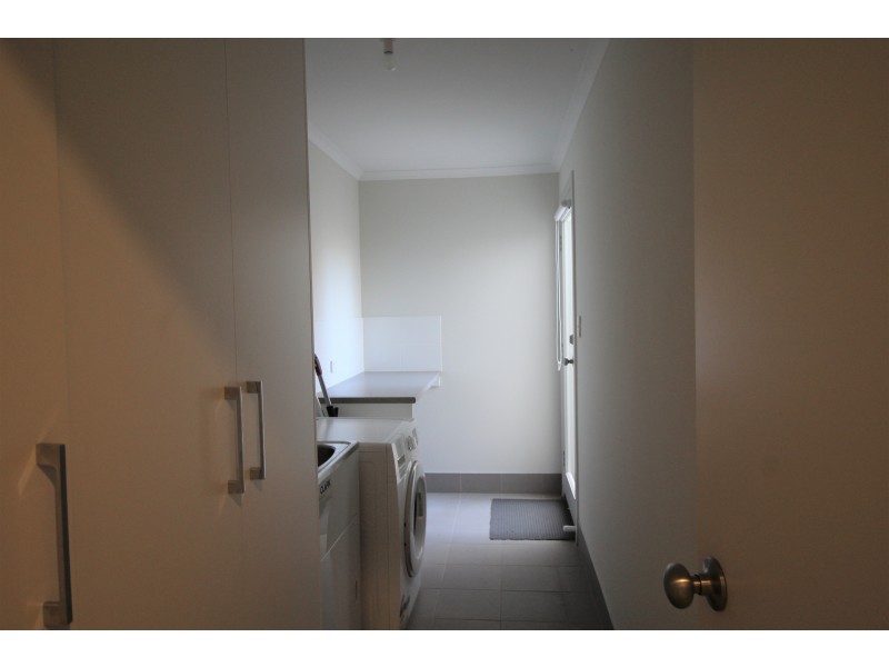 5 Shore Lane, Woodcroft SA 5162