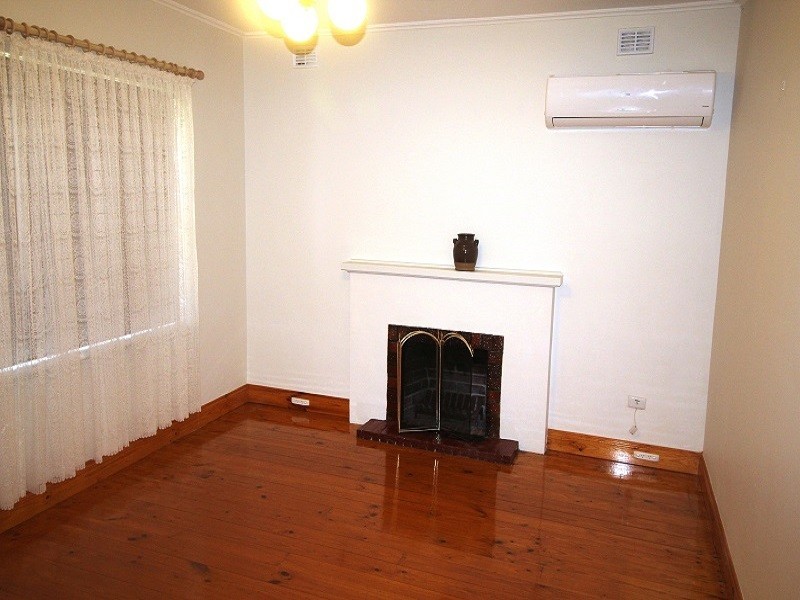 11 English Avenue, Clovelly Park SA 5042