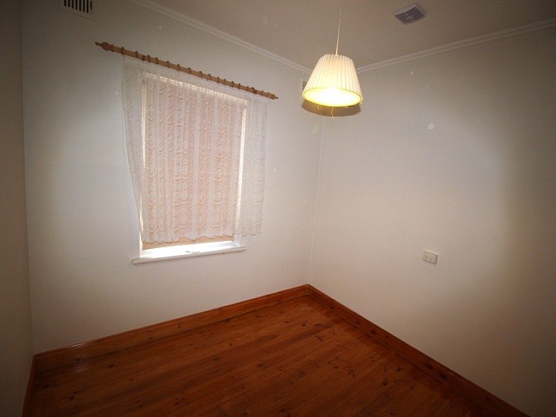 11 English Avenue, Clovelly Park SA 5042