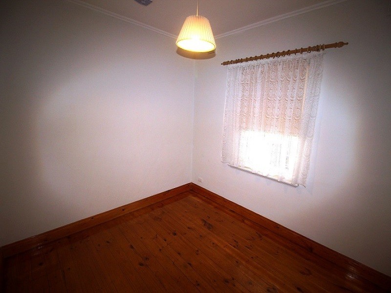 11 English Avenue, Clovelly Park SA 5042