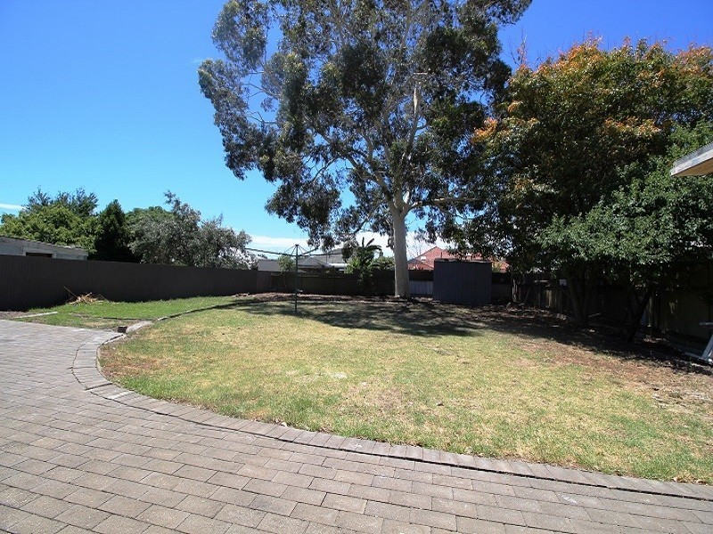 11 English Avenue, Clovelly Park SA 5042