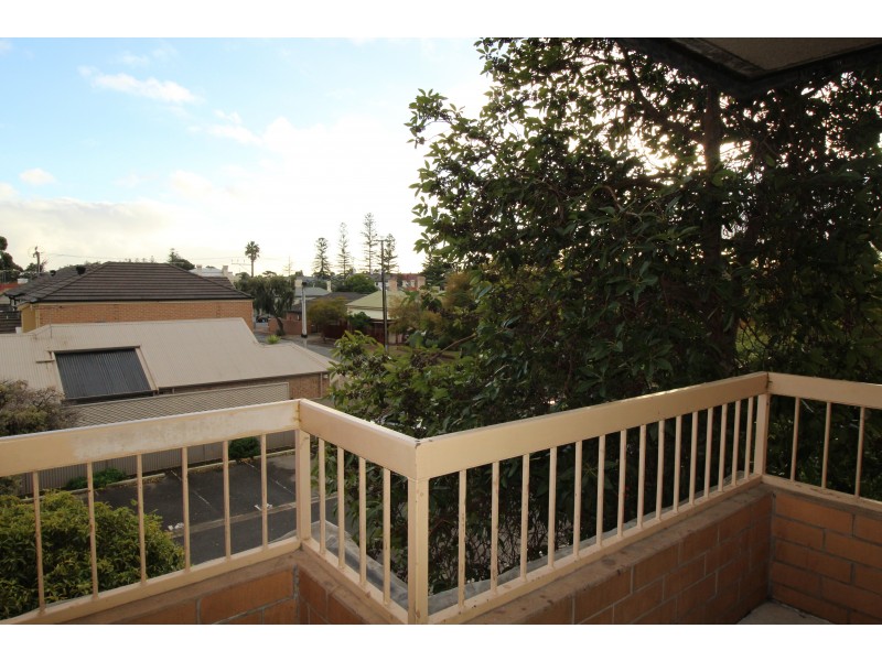 13/15 Byron Street, Glenelg SA 5045