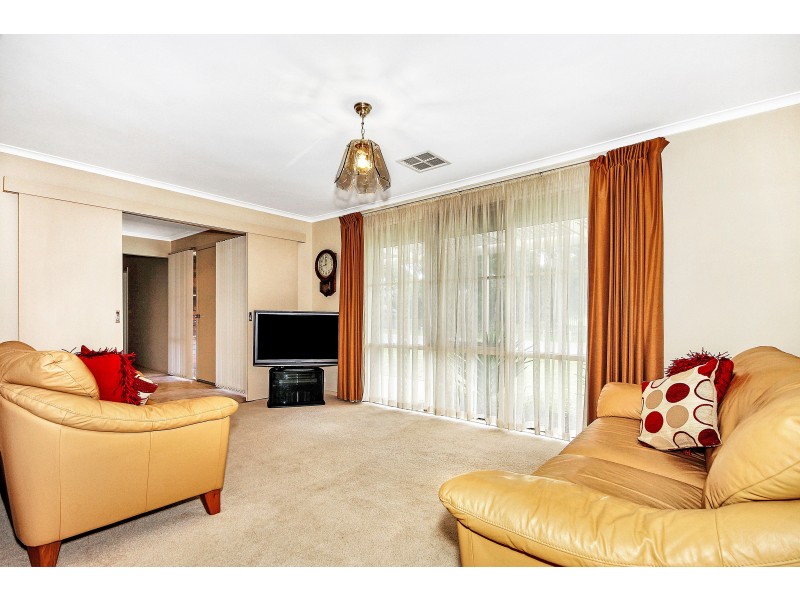 9 Sir Claud Gibb Street, North Haven SA 5018