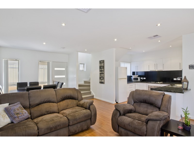 2/18 Quintus Terrace, Dover Gardens SA 5048