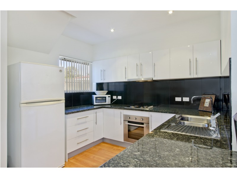 2/18 Quintus Terrace, Dover Gardens SA 5048