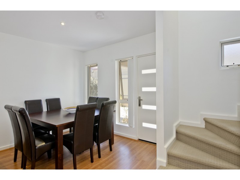 2/18 Quintus Terrace, Dover Gardens SA 5048