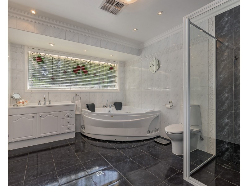 32 Immanuel Drive, Greenwith SA 5125