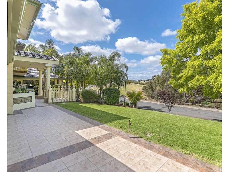 32 Immanuel Drive, Greenwith SA 5125