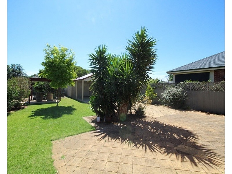 33 Clovelly Avenue, Clarence Gardens SA 5039