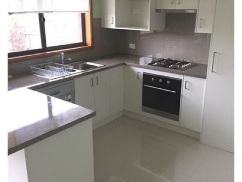 1/8 Jacqueline Avenue, Woodcroft SA 5162