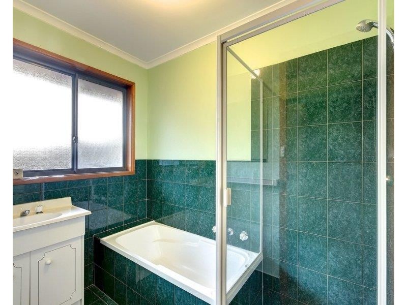 1/8 Jacqueline Avenue, Woodcroft SA 5162