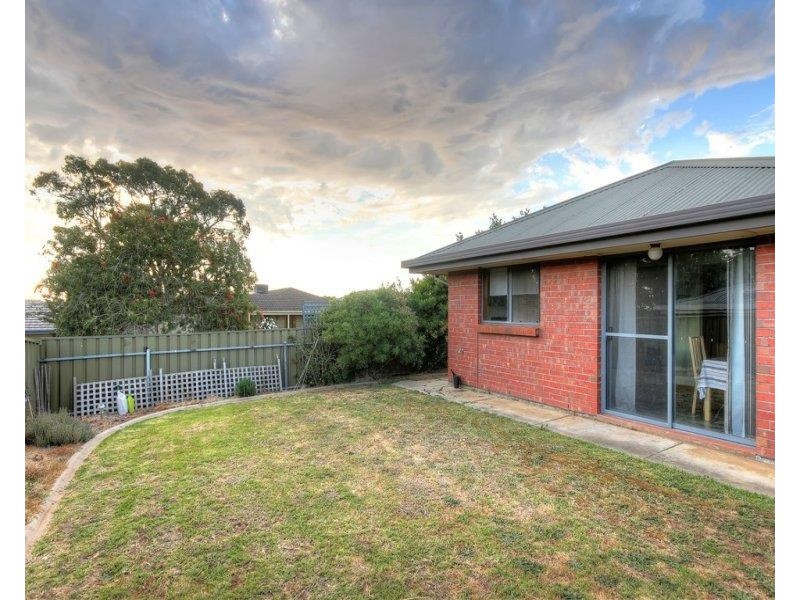 1/8 Jacqueline Avenue, Woodcroft SA 5162