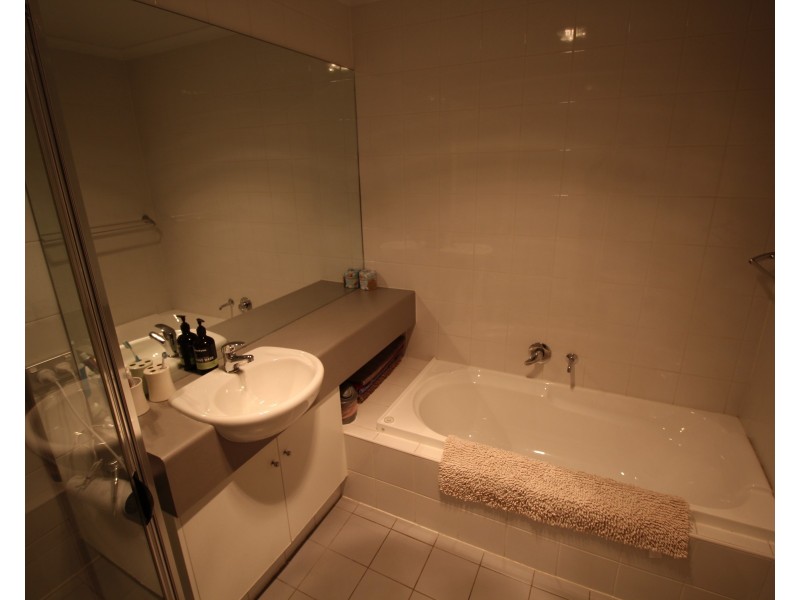 4 Pistrina Court, Adelaide SA 5000