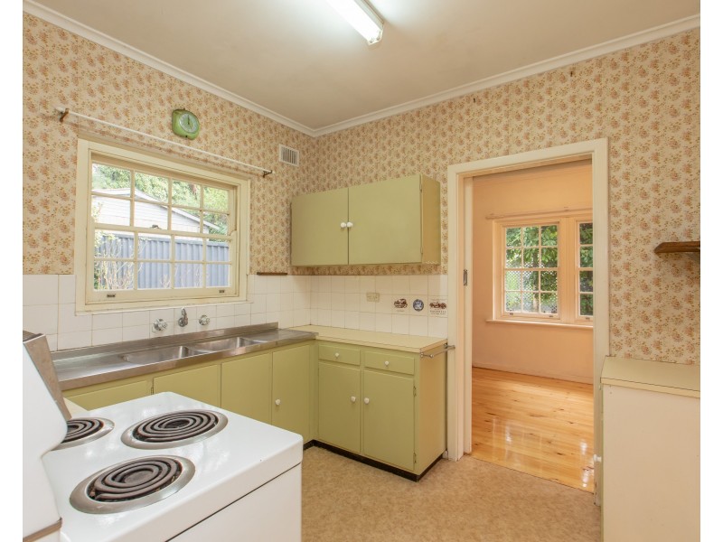 9 Castle Close, Crafers West SA 5152