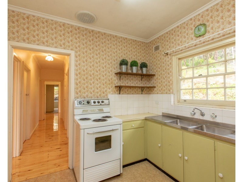 9 Castle Close, Crafers West SA 5152