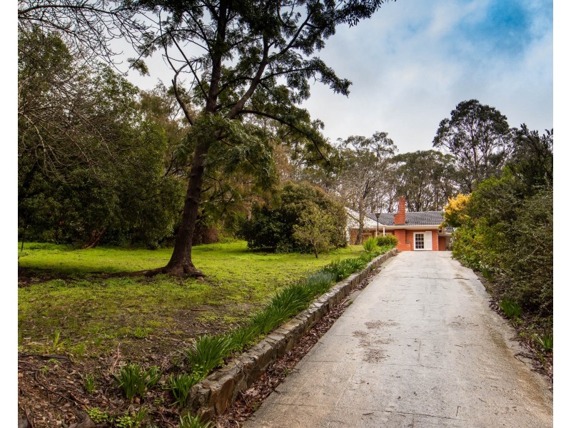 9 Castle Close, Crafers West SA 5152