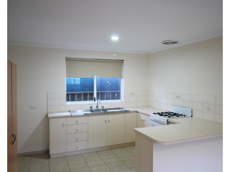 9 Champagne Crecsent, Woodcroft SA 5162