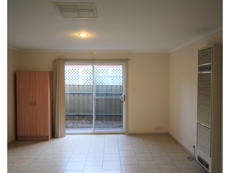 9 Champagne Crecsent, Woodcroft SA 5162
