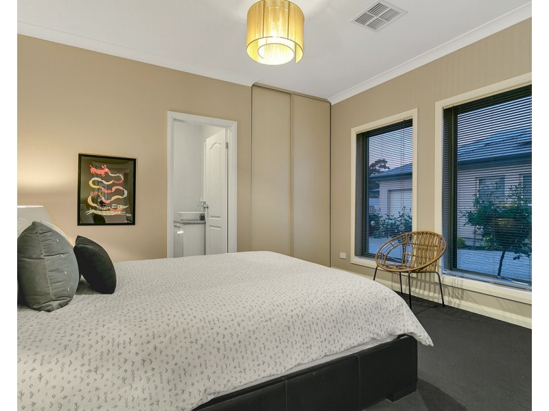 2/55 Oakridge Road, Aberfoyle Park SA 5159