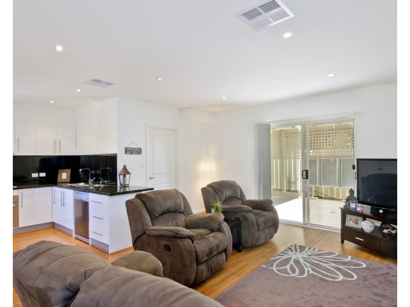 2/18a  Quintus Terrace, Dover Gardens SA 5048