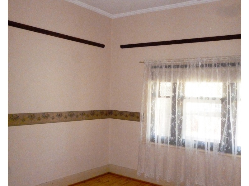 2 Laught Avenue, Black Forest SA 5035