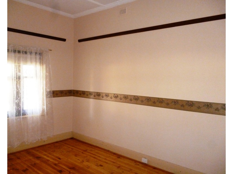 2 Laught Avenue, Black Forest SA 5035