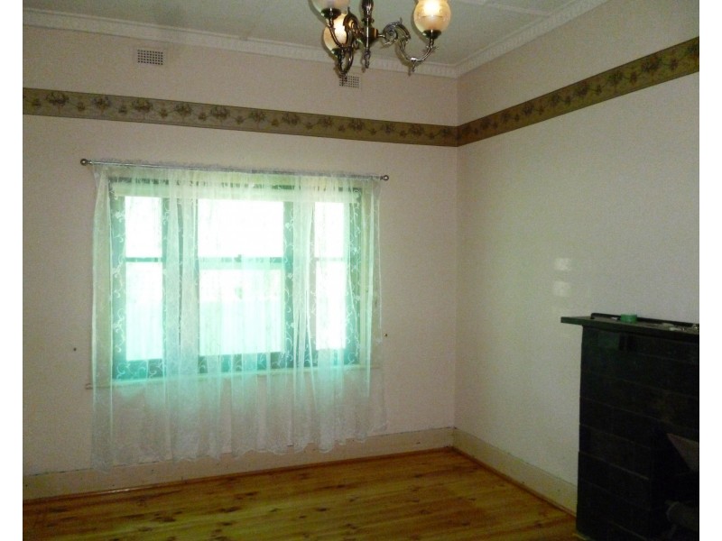 2 Laught Avenue, Black Forest SA 5035