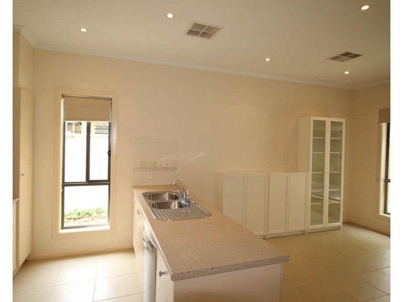 1a Thorne Crescent, Mitchell Park SA 5043