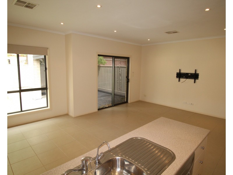 1a Thorne Crescent, Mitchell Park SA 5043