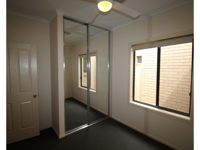 1a Thorne Crescent, Mitchell Park SA 5043