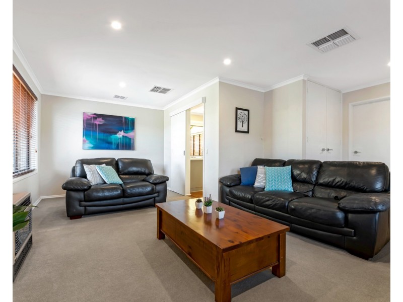 7 Bovard Court, Trott Park SA 5158