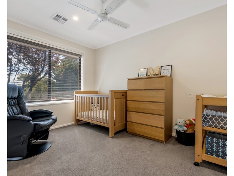 7 Bovard Court, Trott Park SA 5158