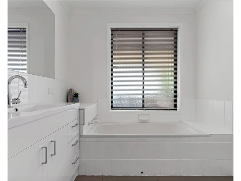 7 Bovard Court, Trott Park SA 5158