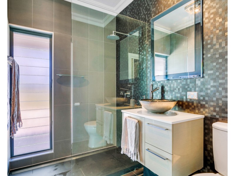 6 Tarranna Avenue, Park Holme SA 5043