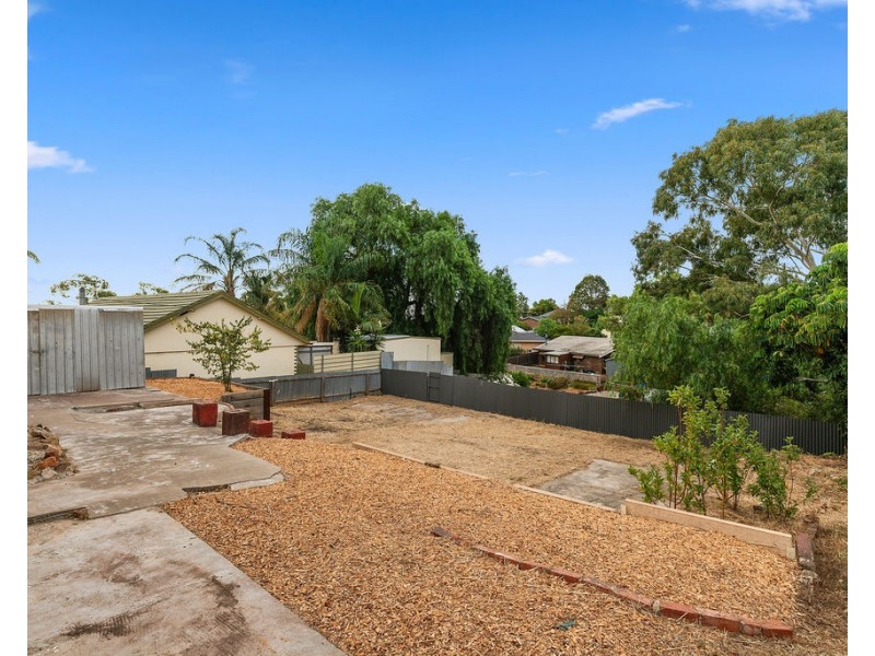 14 Gondola Grove, Para Hills SA 5096