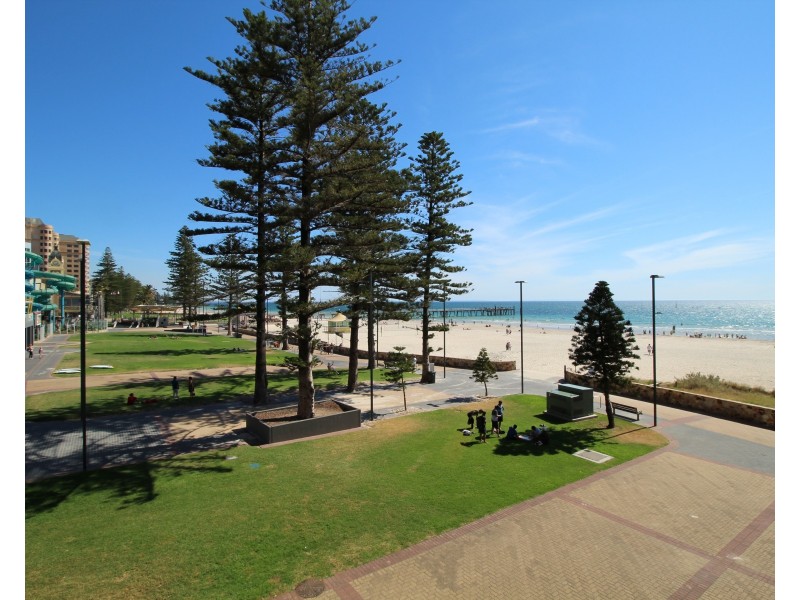 214/19  Holdfast Promenade, Glenelg SA 5045