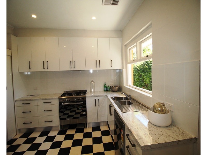 11 Sunnyside Road, St Georges SA 5064