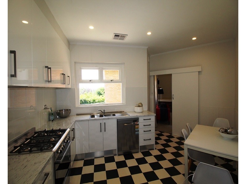 11 Sunnyside Road, St Georges SA 5064