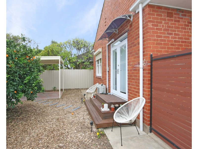 1 Windsor Avenue, Clovelly Park SA 5042